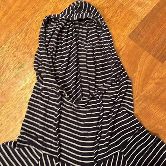 Like new Chris & Carol navy/ white striped hooded top - Picture 4 of 12